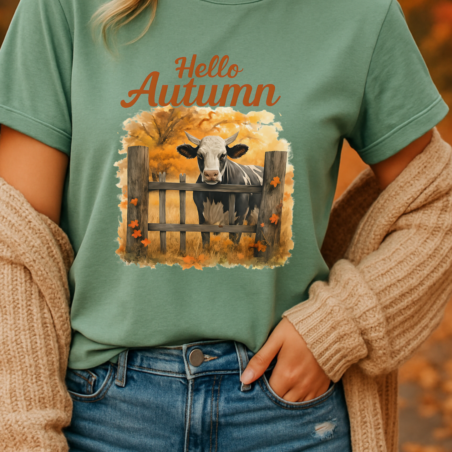 Hello Autumn Cow Shirt – Rustic Farmhouse Fall Tee, Country Girl Pumpkin Patch Shirt, Western Cow Lover Graphic T-Shirt, Cozy Harvest Season Shirt
